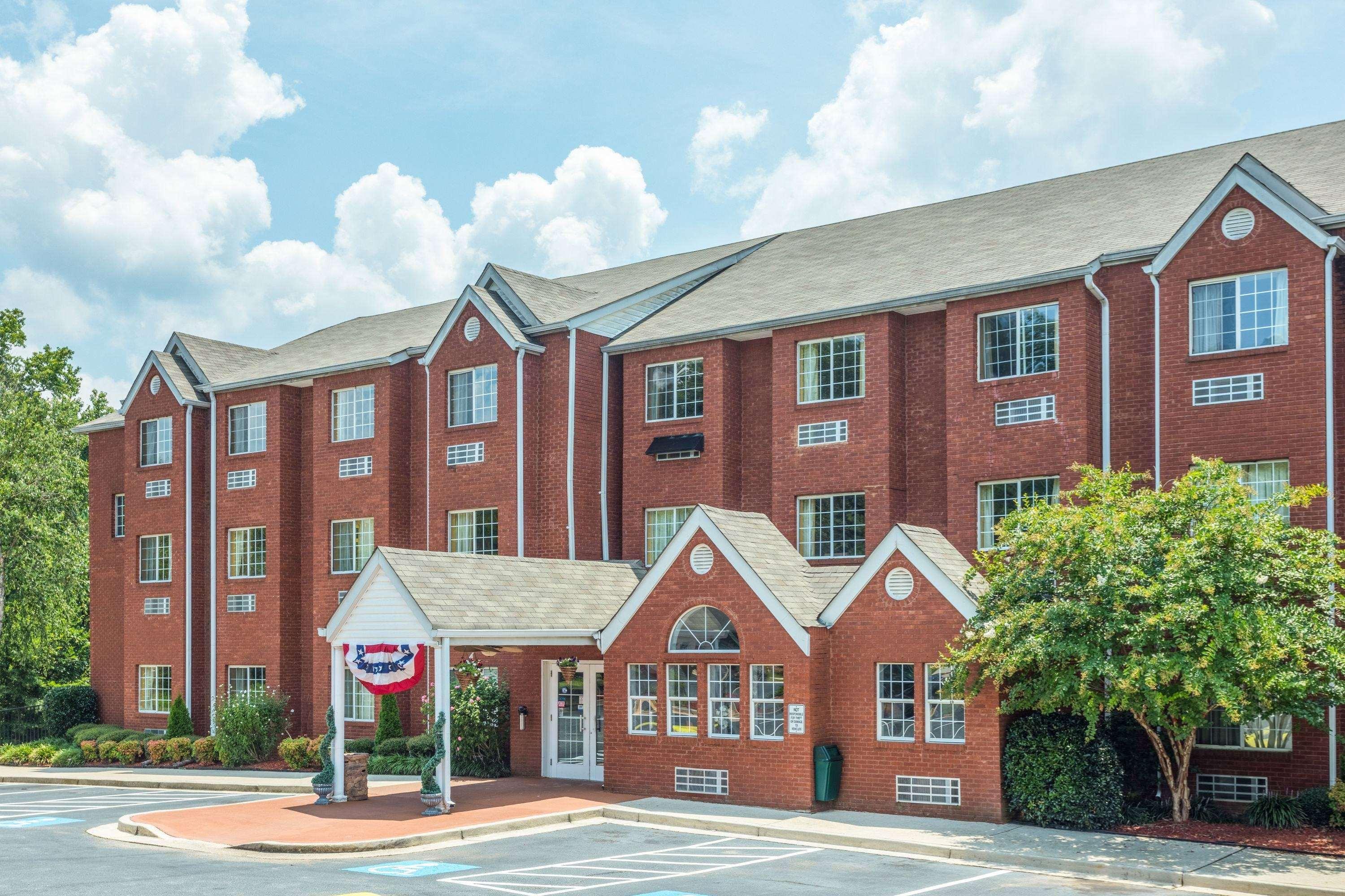 Microtel Inn & Suites By Wyndham Stockbridge/Atlanta I-75 Buitenkant foto