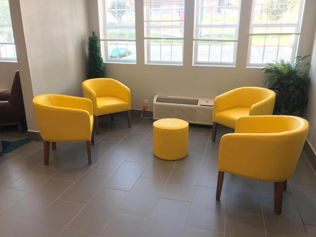 Microtel Inn & Suites By Wyndham Stockbridge/Atlanta I-75 Buitenkant foto