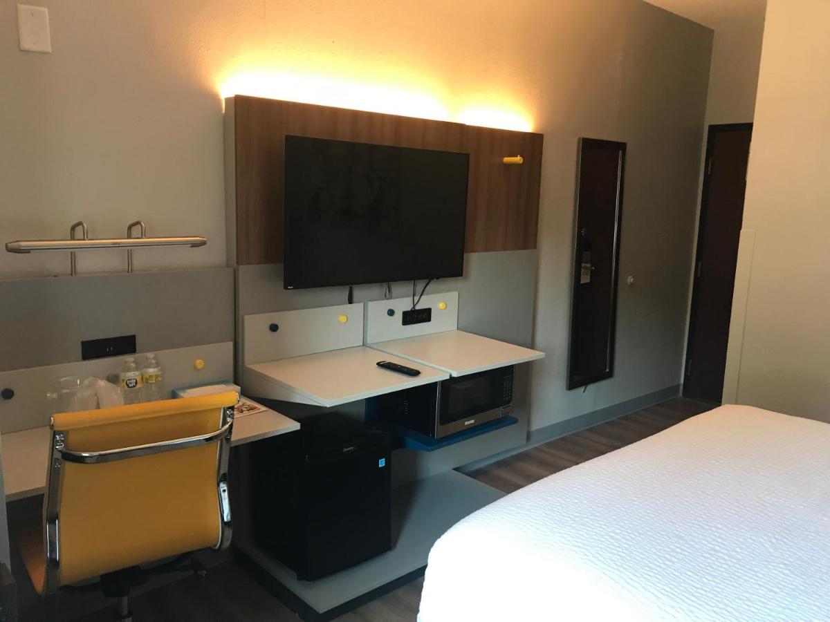 Microtel Inn & Suites By Wyndham Stockbridge/Atlanta I-75 Buitenkant foto