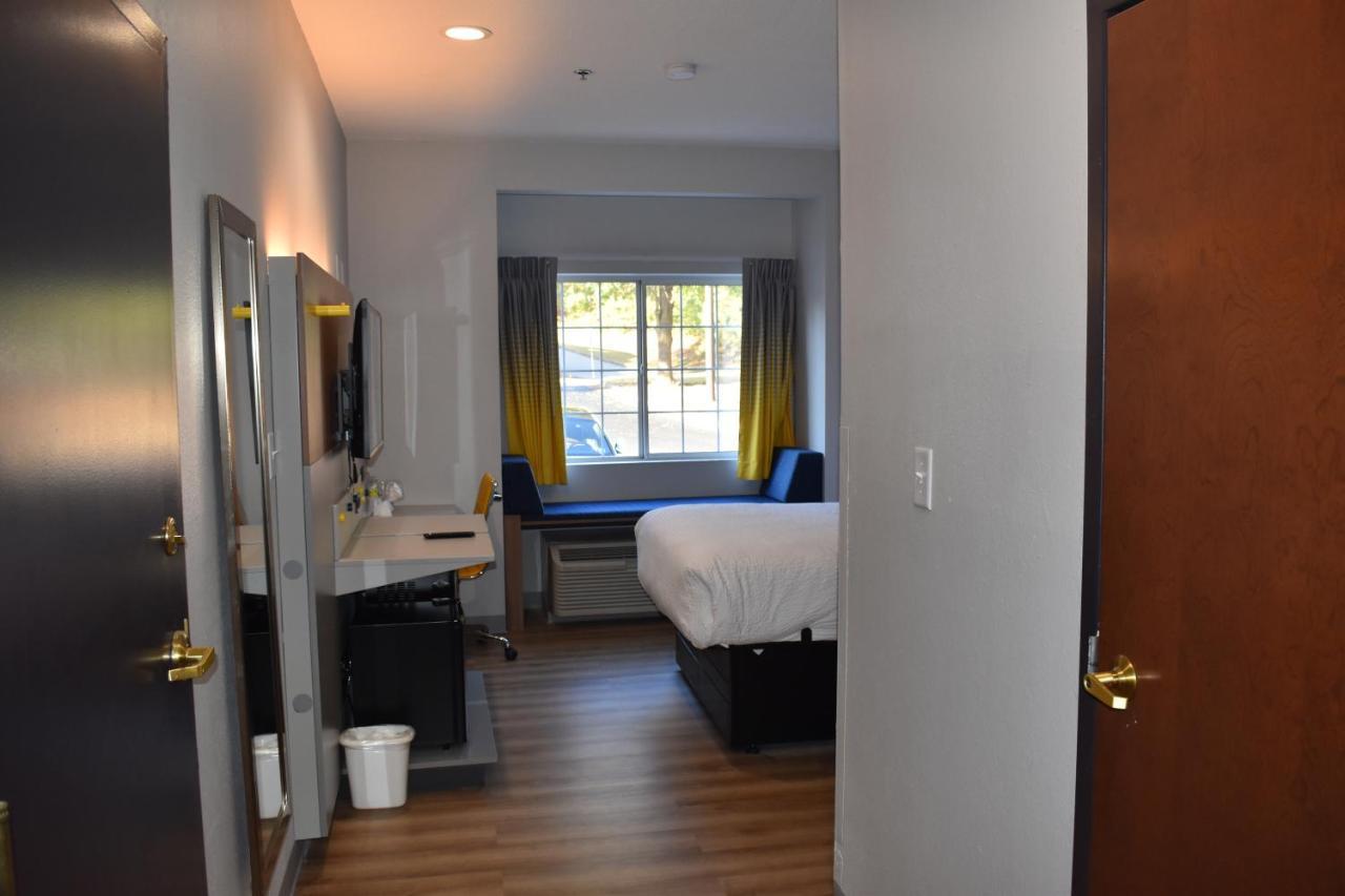 Microtel Inn & Suites By Wyndham Stockbridge/Atlanta I-75 Buitenkant foto